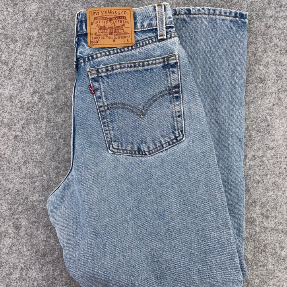 Vintage Levis 560 Loose Fit Straight Leg Jeans Light Wash Made in USA 6 Reg S